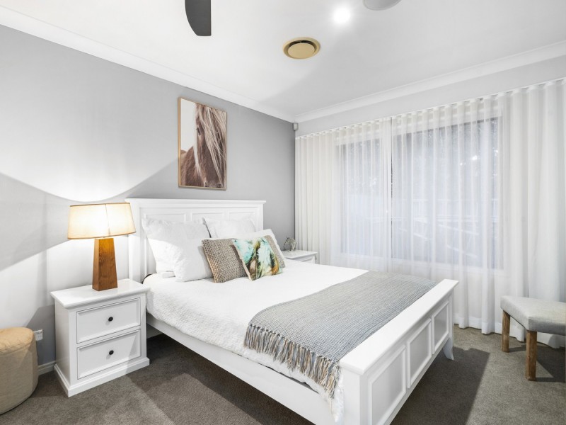 37 Carmarthen Circuit, Pacific Pines QLD 4211