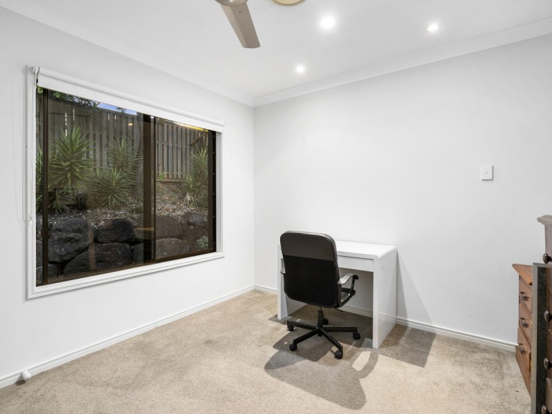 37 Carmarthen Circuit, Pacific Pines QLD 4211