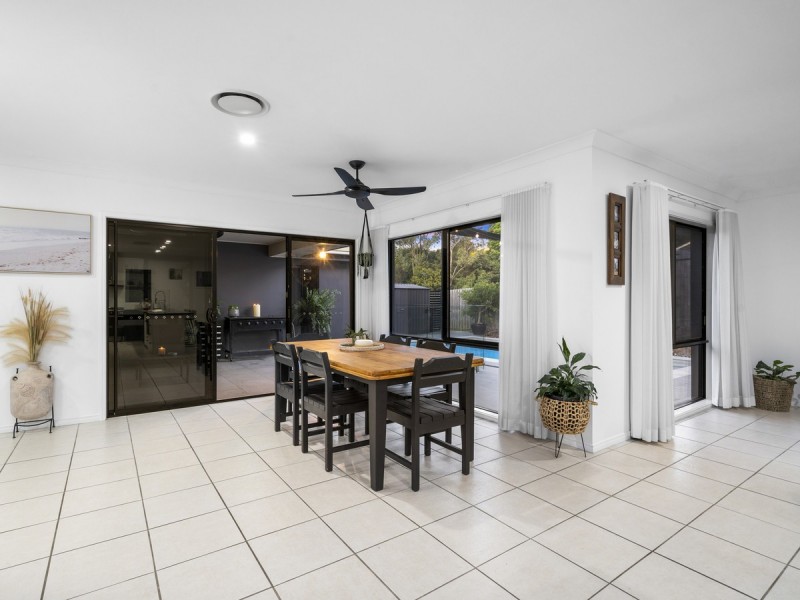 37 Carmarthen Circuit, Pacific Pines QLD 4211
