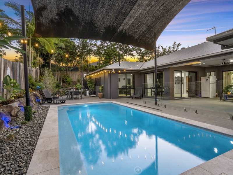 37 Carmarthen Circuit, Pacific Pines QLD 4211