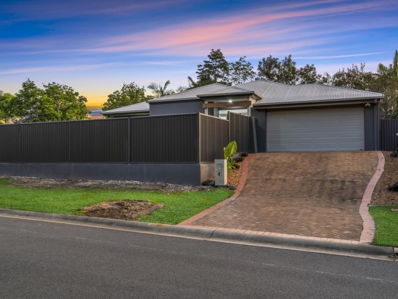 37 Carmarthen Circuit, Pacific Pines QLD 4211