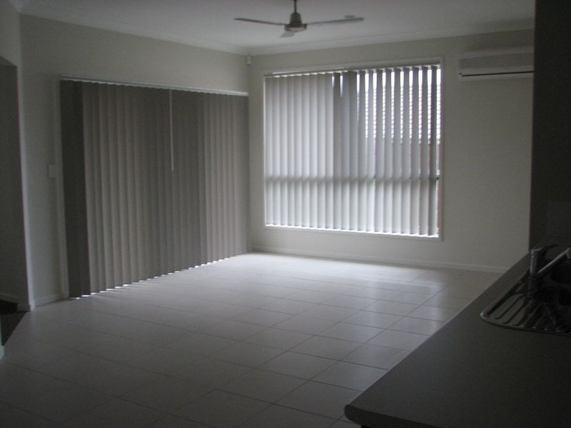 17 Starkey Street, Pacific Pines QLD 4211