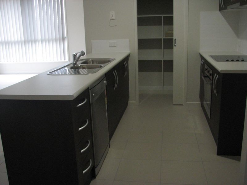 17 Starkey Street, Pacific Pines QLD 4211