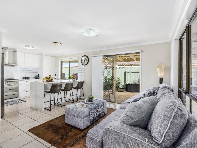 2 Western Way, Oxenford QLD 4210