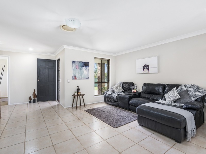 2 Western Way, Oxenford QLD 4210