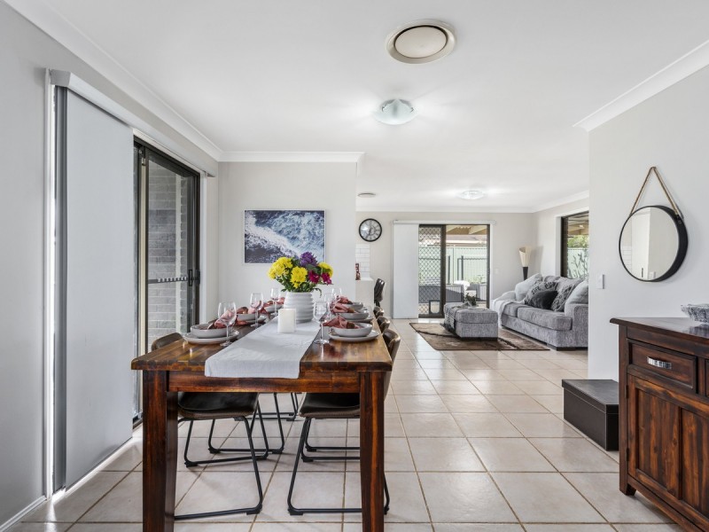 2 Western Way, Oxenford QLD 4210