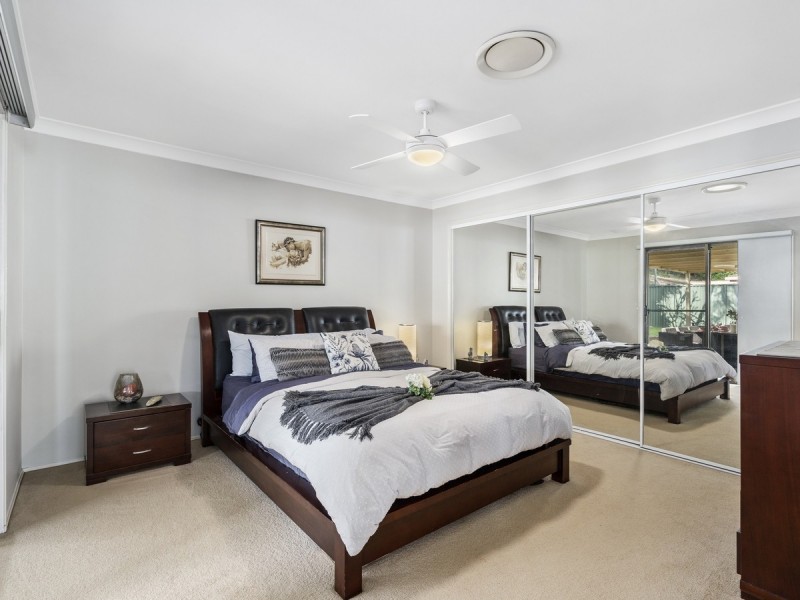 2 Western Way, Oxenford QLD 4210