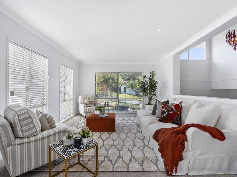 9 Maloney Crescent, Maudsland QLD 4210