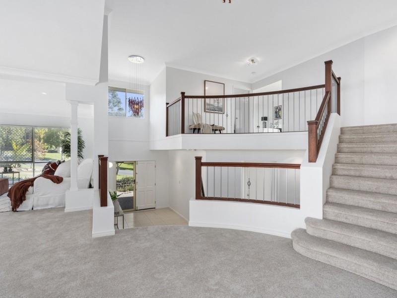 9 Maloney Crescent, Maudsland QLD 4210