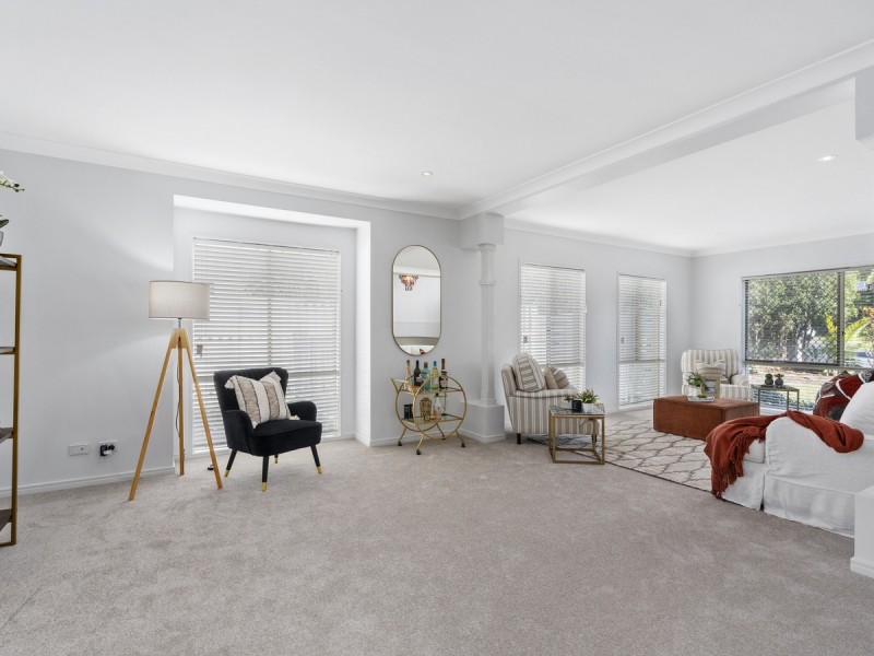 9 Maloney Crescent, Maudsland QLD 4210