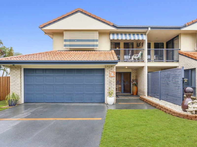 1/77 Victoria Drive, Pacific Pines QLD 4211