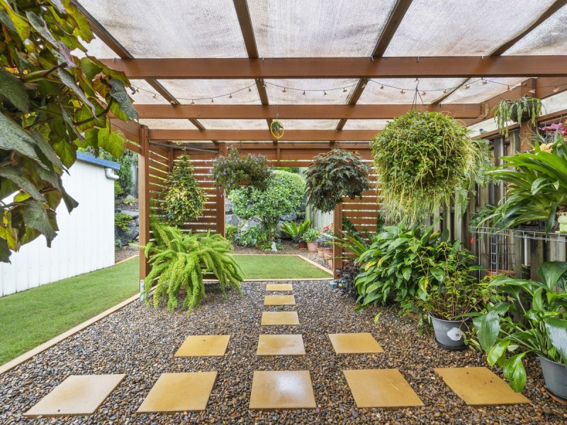 1/77 Victoria Drive, Pacific Pines QLD 4211