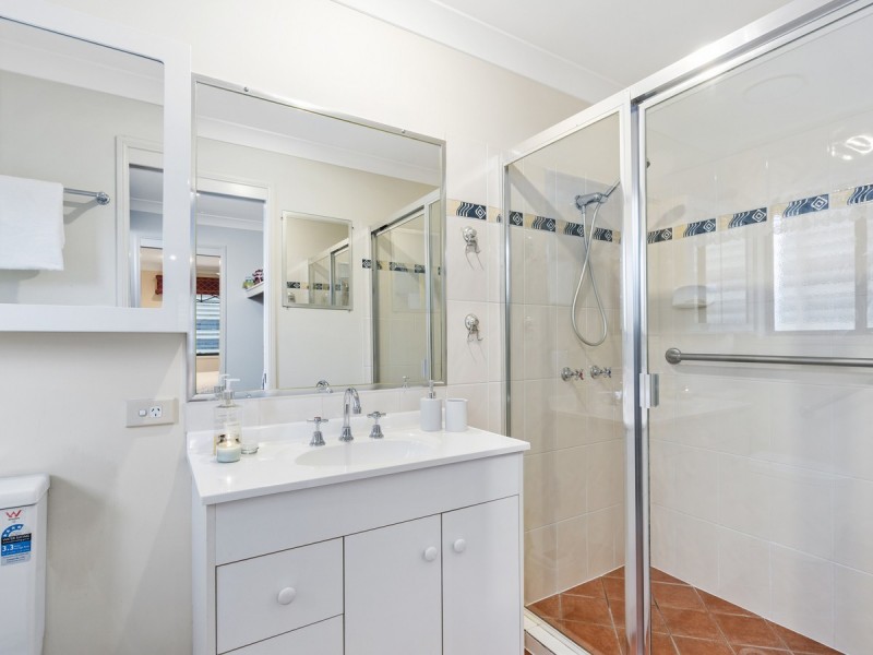 1/77 Victoria Drive, Pacific Pines QLD 4211