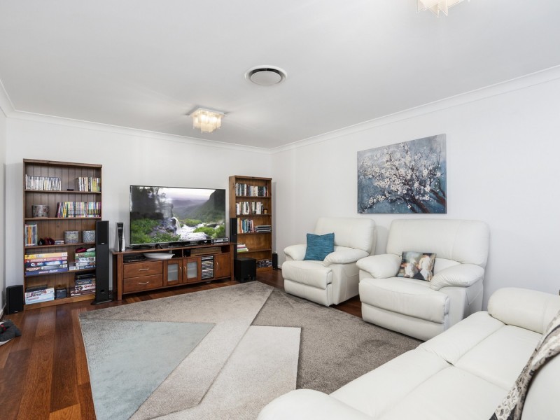 92 Wunburra Circle, Pacific Pines QLD 4211