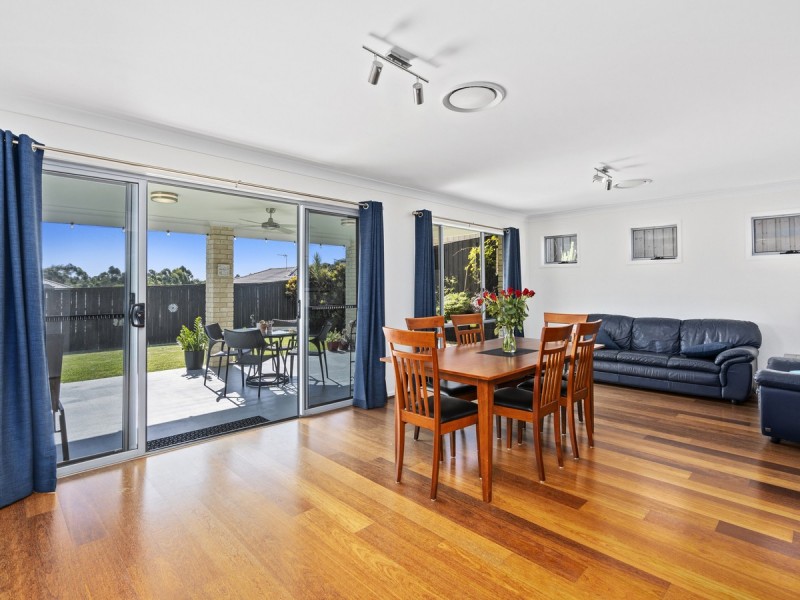 92 Wunburra Circle, Pacific Pines QLD 4211