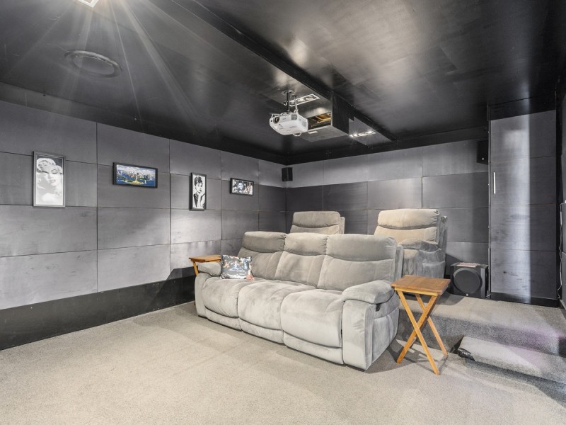 92 Wunburra Circle, Pacific Pines QLD 4211