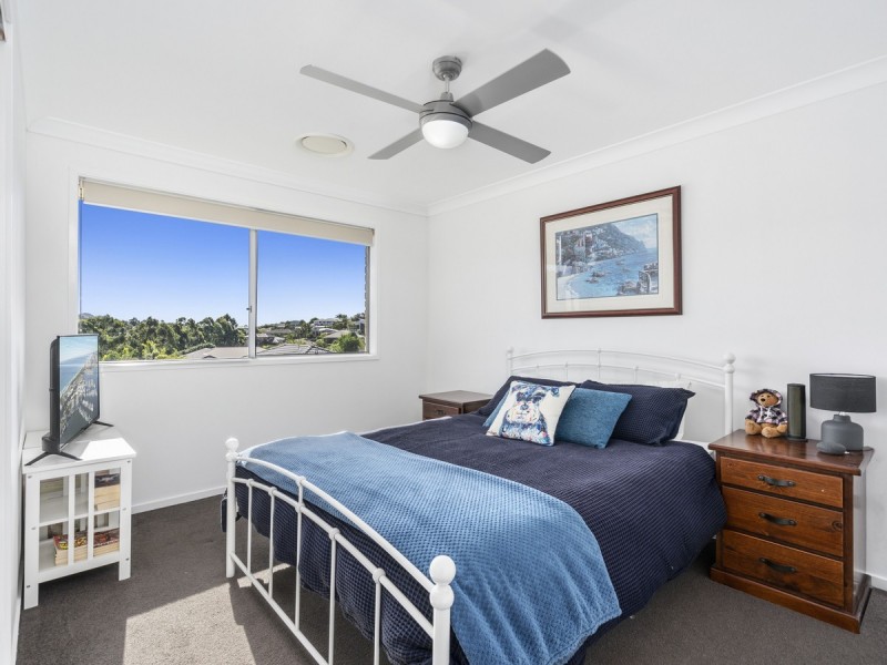92 Wunburra Circle, Pacific Pines QLD 4211