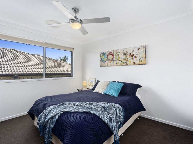 92 Wunburra Circle, Pacific Pines QLD 4211