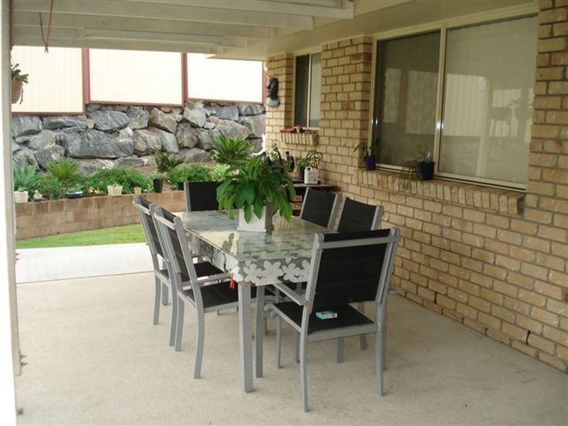 17 Silverpine Crescent, Oxenford QLD 4210