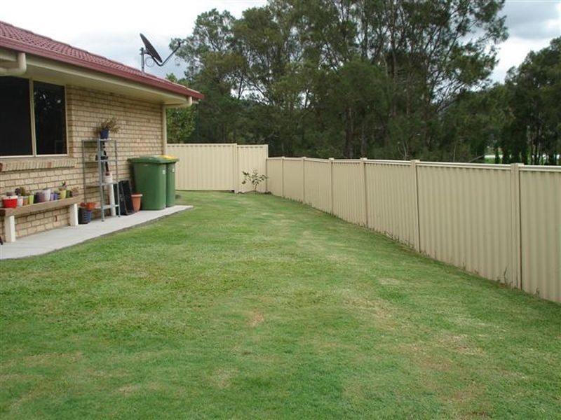 17 Silverpine Crescent, Oxenford QLD 4210