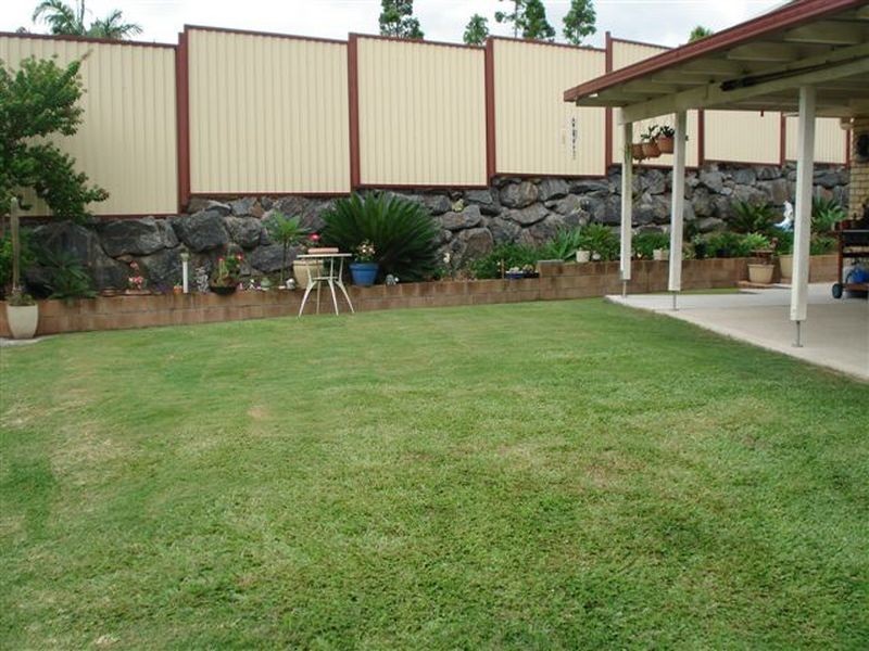 17 Silverpine Crescent, Oxenford QLD 4210