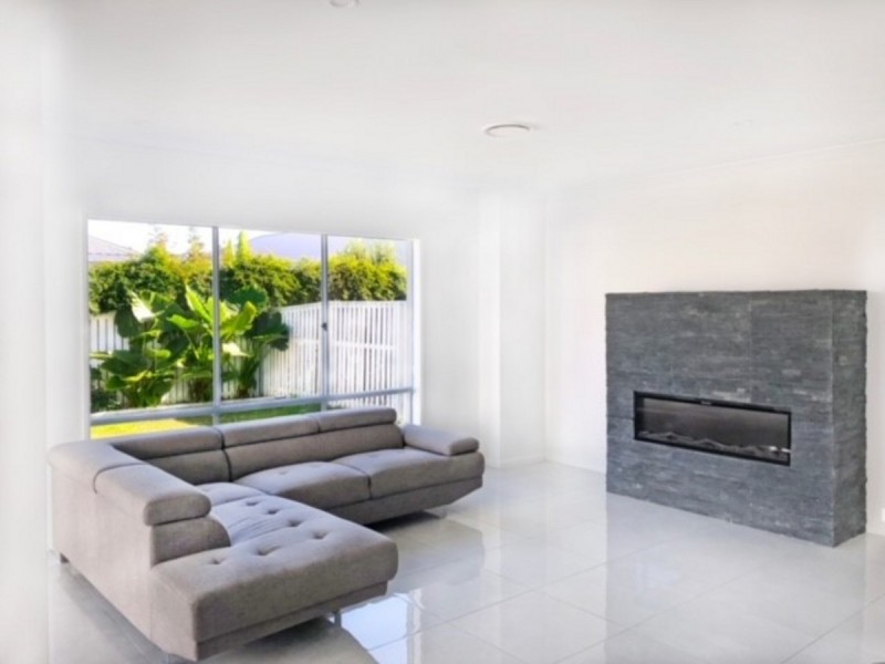 45 Forest Court, Helensvale QLD 4212