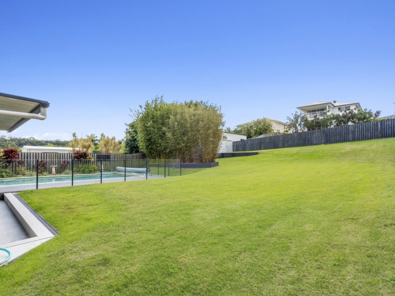 32 Hawkesbury Avenue, Pacific Pines QLD 4211