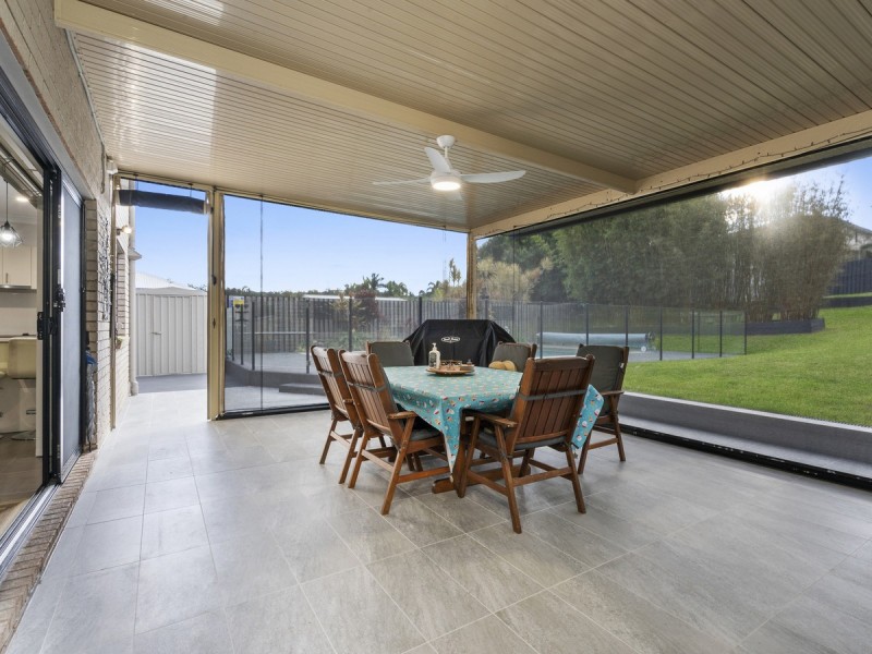 32 Hawkesbury Avenue, Pacific Pines QLD 4211