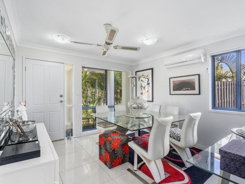 34/2 Studio Drive, Pacific Pines QLD 4211