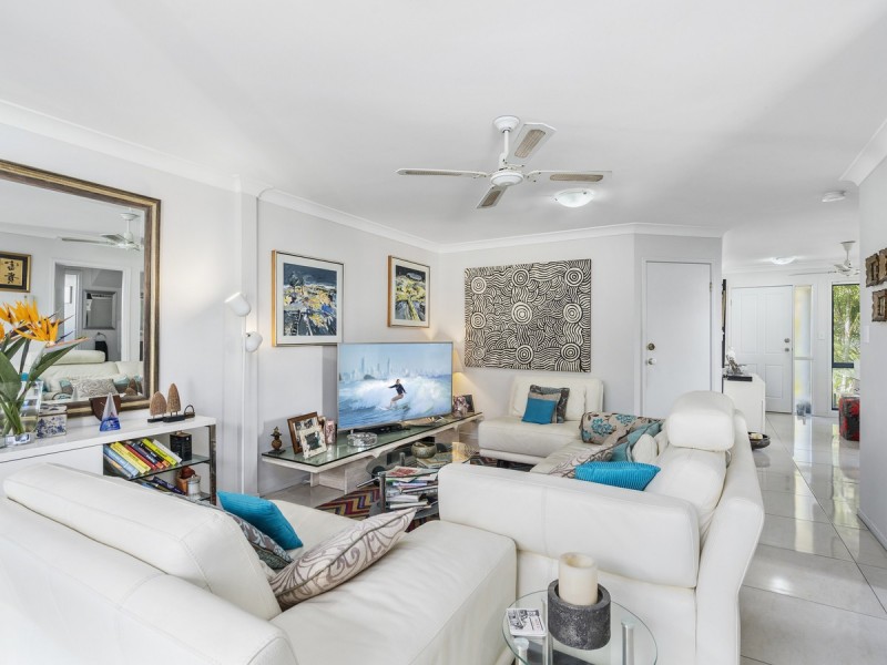 34/2 Studio Drive, Pacific Pines QLD 4211