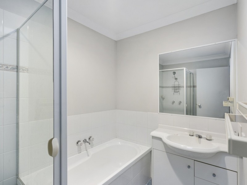 34/2 Studio Drive, Pacific Pines QLD 4211