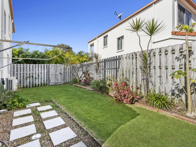 34/2 Studio Drive, Pacific Pines QLD 4211