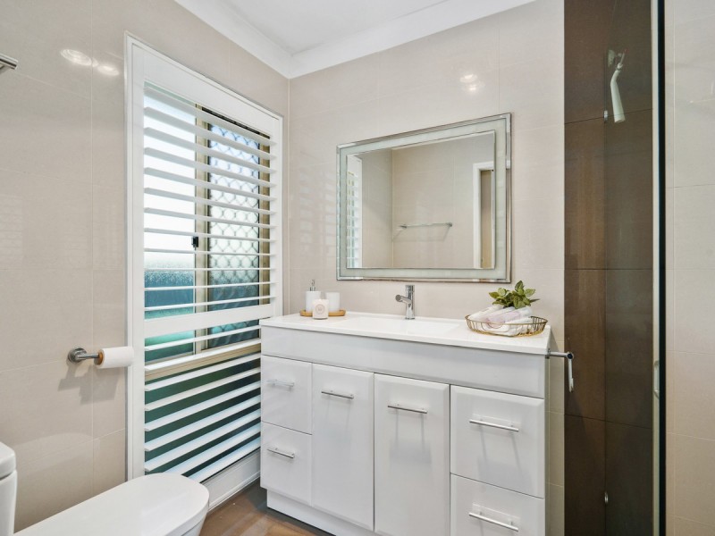 48 Clubhouse Drive, Arundel QLD 4214