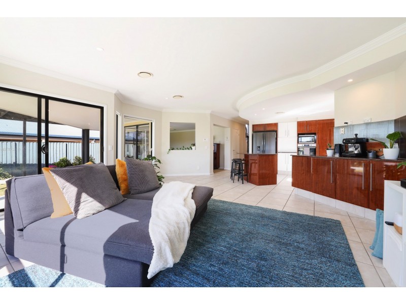 23 Mellum Circuit, Pacific Pines QLD 4211