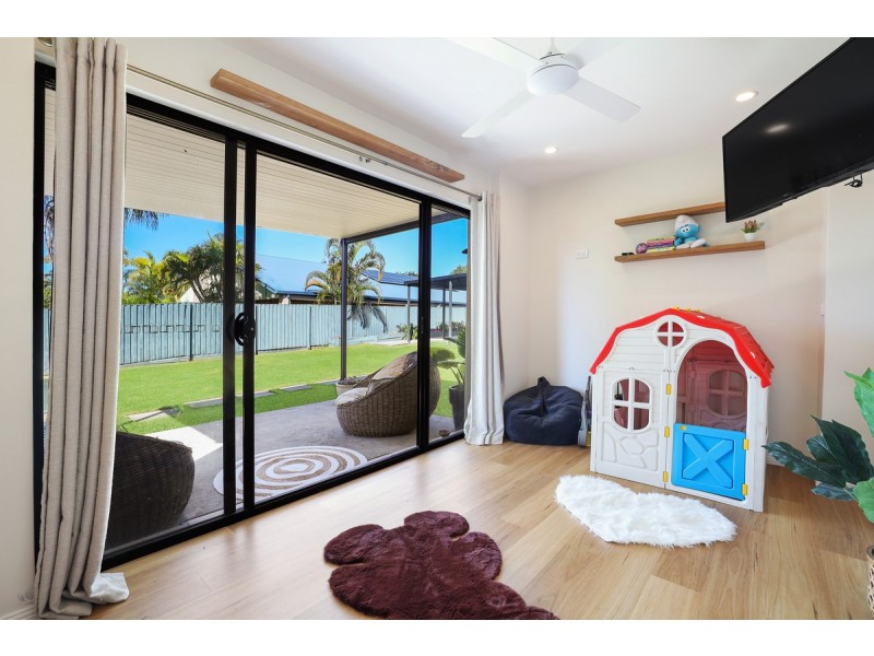 23 Mellum Circuit, Pacific Pines QLD 4211