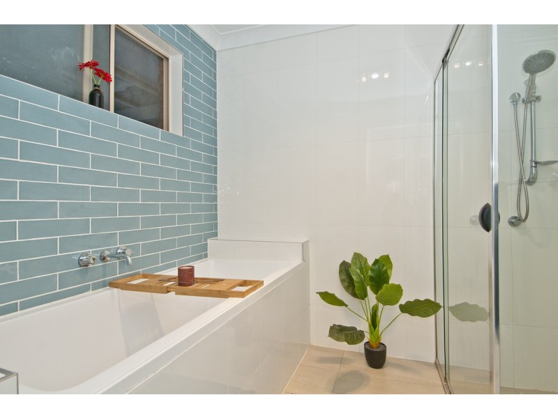 24 Catani Place, Helensvale QLD 4212