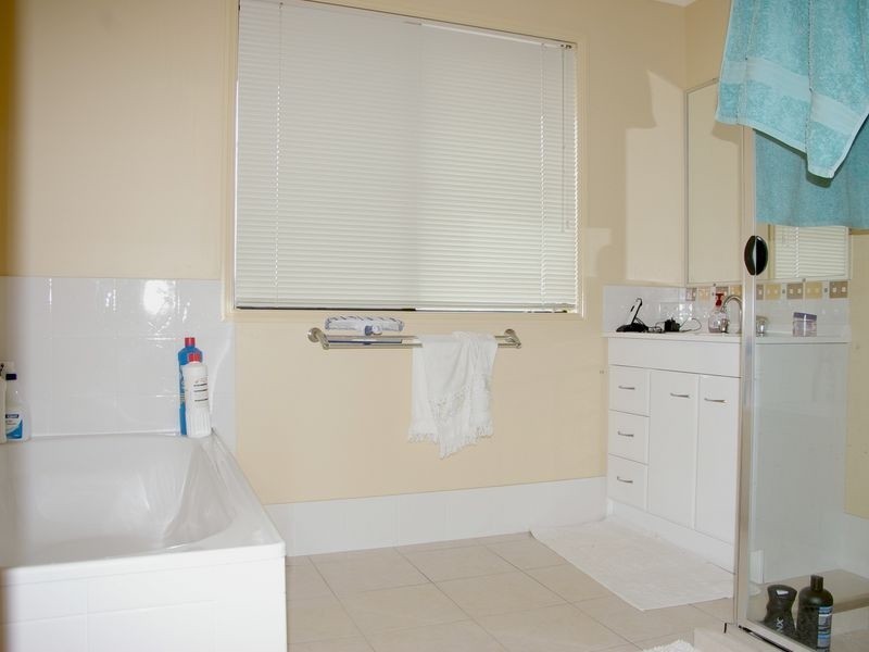 Pacific Pines QLD 4211