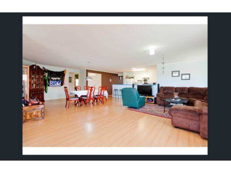 15 Crosby Avenue, Pacific Pines QLD 4211