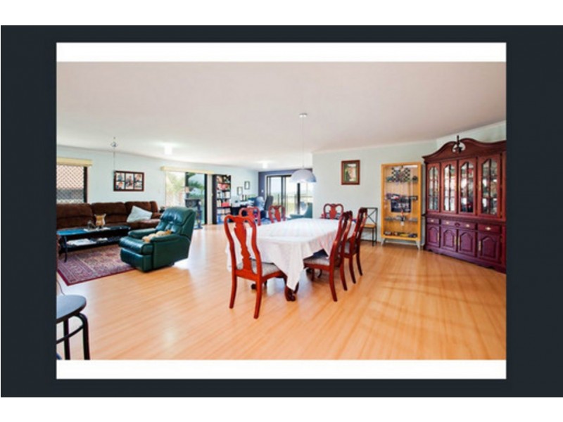 15 Crosby Avenue, Pacific Pines QLD 4211