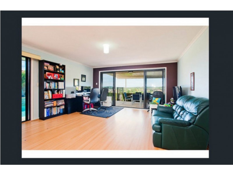 15 Crosby Avenue, Pacific Pines QLD 4211