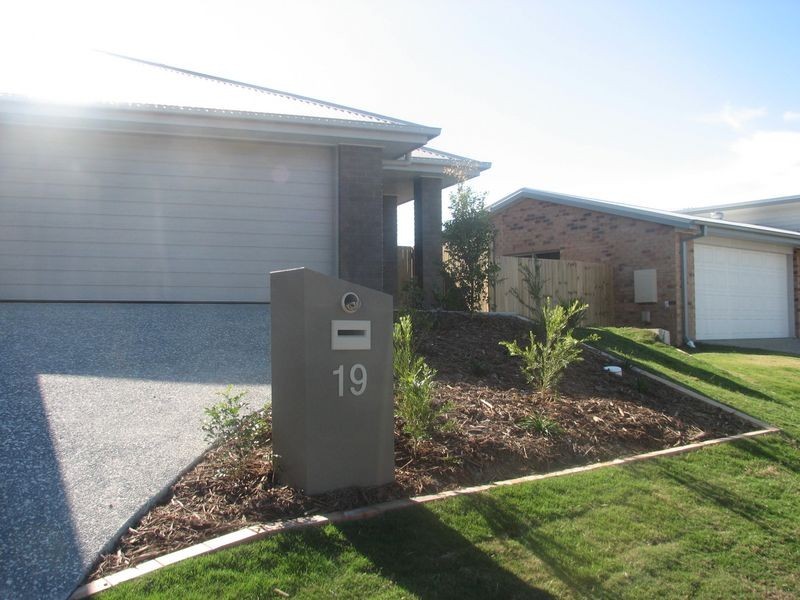 2/19 Bidmead Street, Pimpama QLD 4209