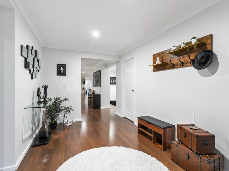 24 McAuley Parade, Pacific Pines QLD 4211