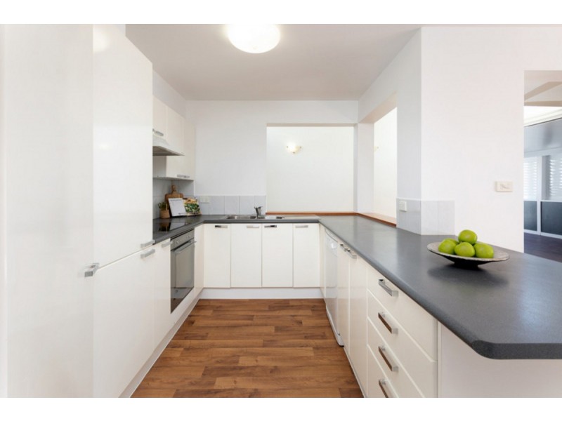 8 Buliti Street, Hope Island QLD 4212