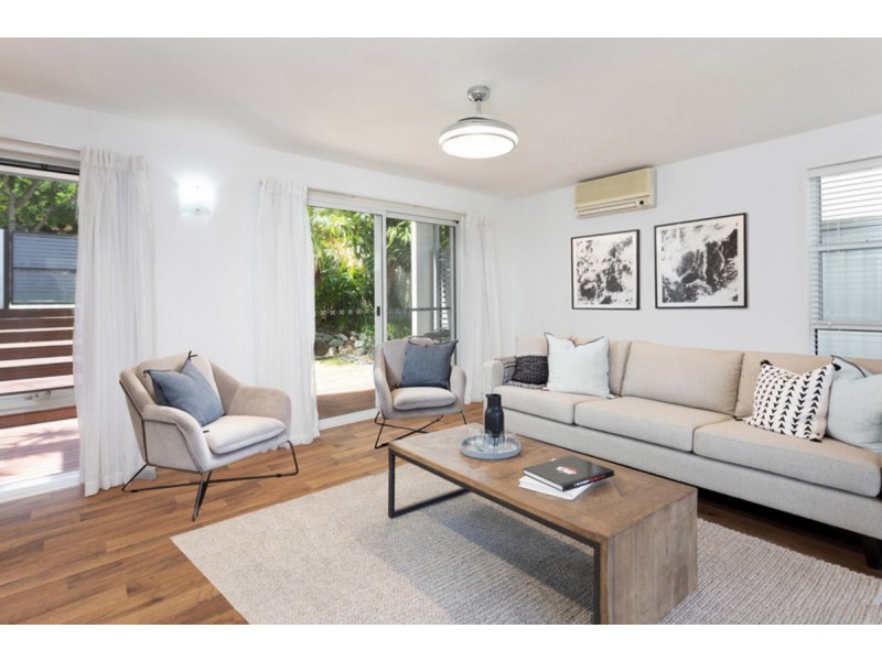 8 Buliti Street, Hope Island QLD 4212