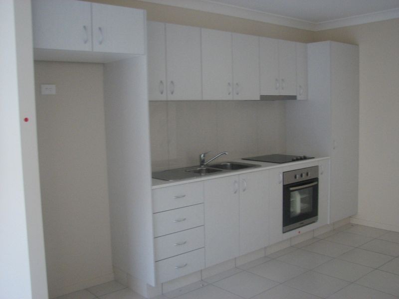 2/23 Christopher Street, Pimpama QLD 4209