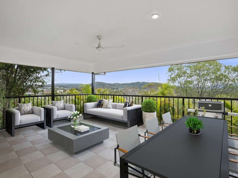 14 Angourie Crescent, Pacific Pines QLD 4211