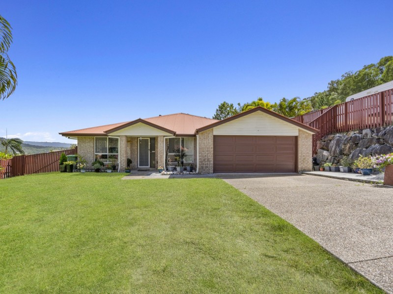 10 Stromlo Court, Pacific Pines QLD 4211