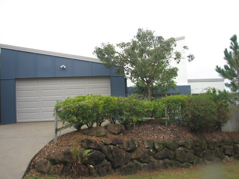 1 Norfolk Drive, Pacific Pines QLD 4211