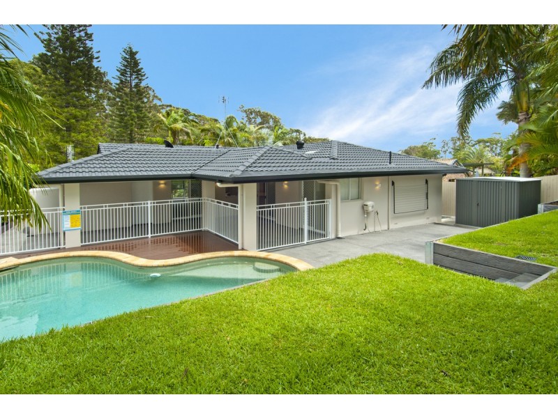27 Captain Cook Close, Arundel QLD 4214