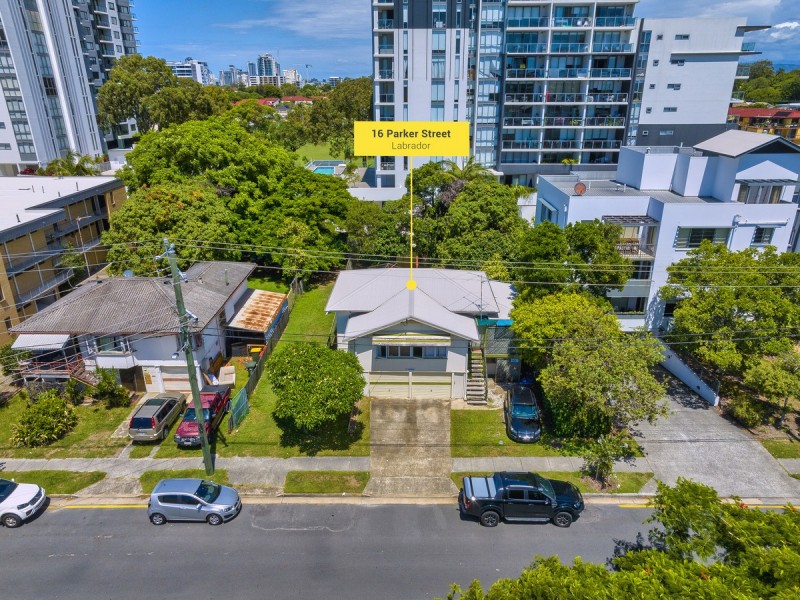 16 Parker Street, Labrador QLD 4215
